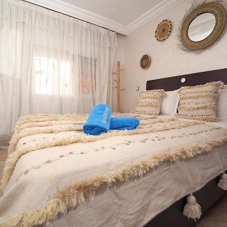 Waves Hunter Surf House Bed and Breakfast Agadir Eksteriør billede