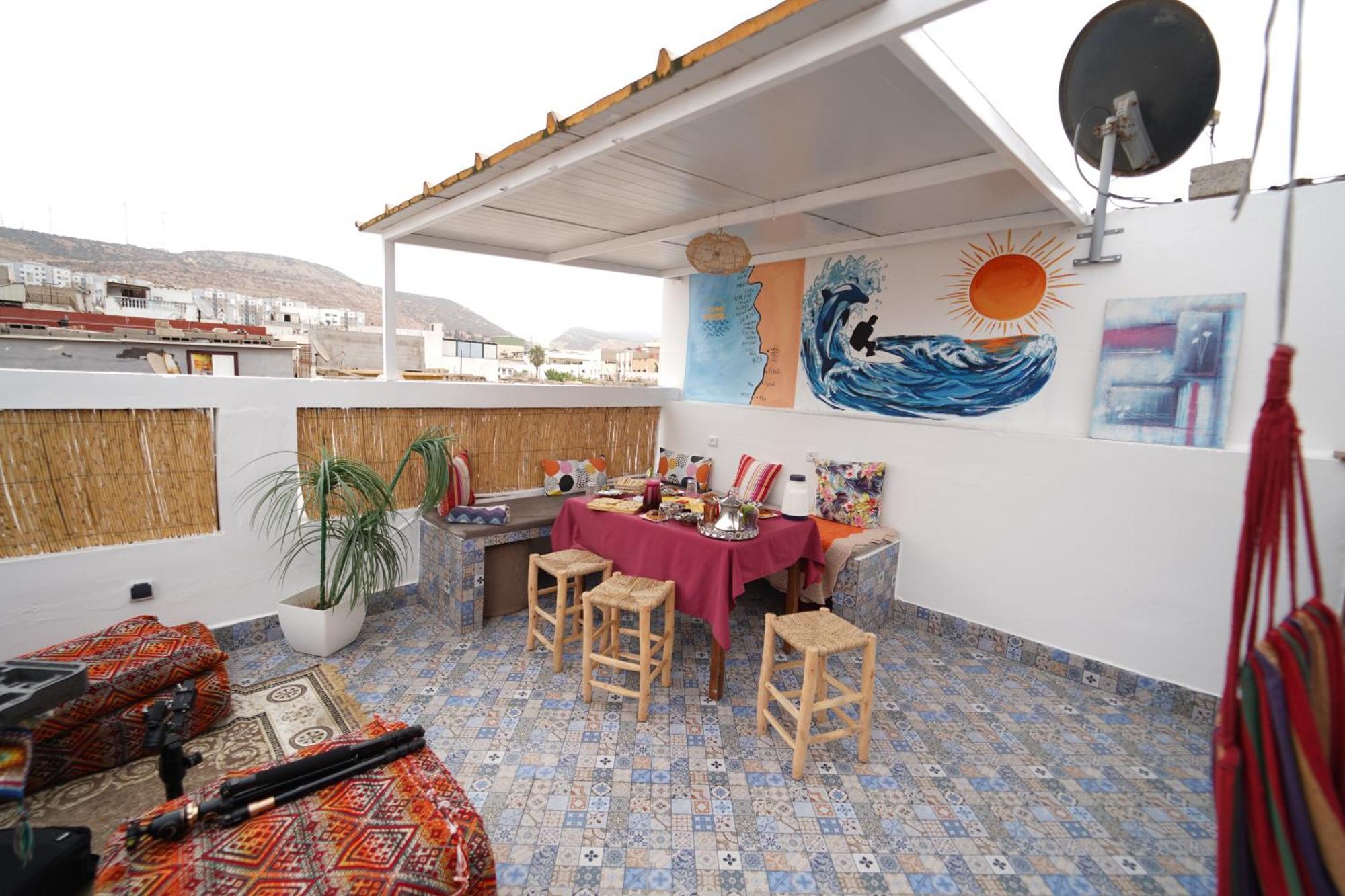 Waves Hunter Surf House Bed and Breakfast Agadir Eksteriør billede
