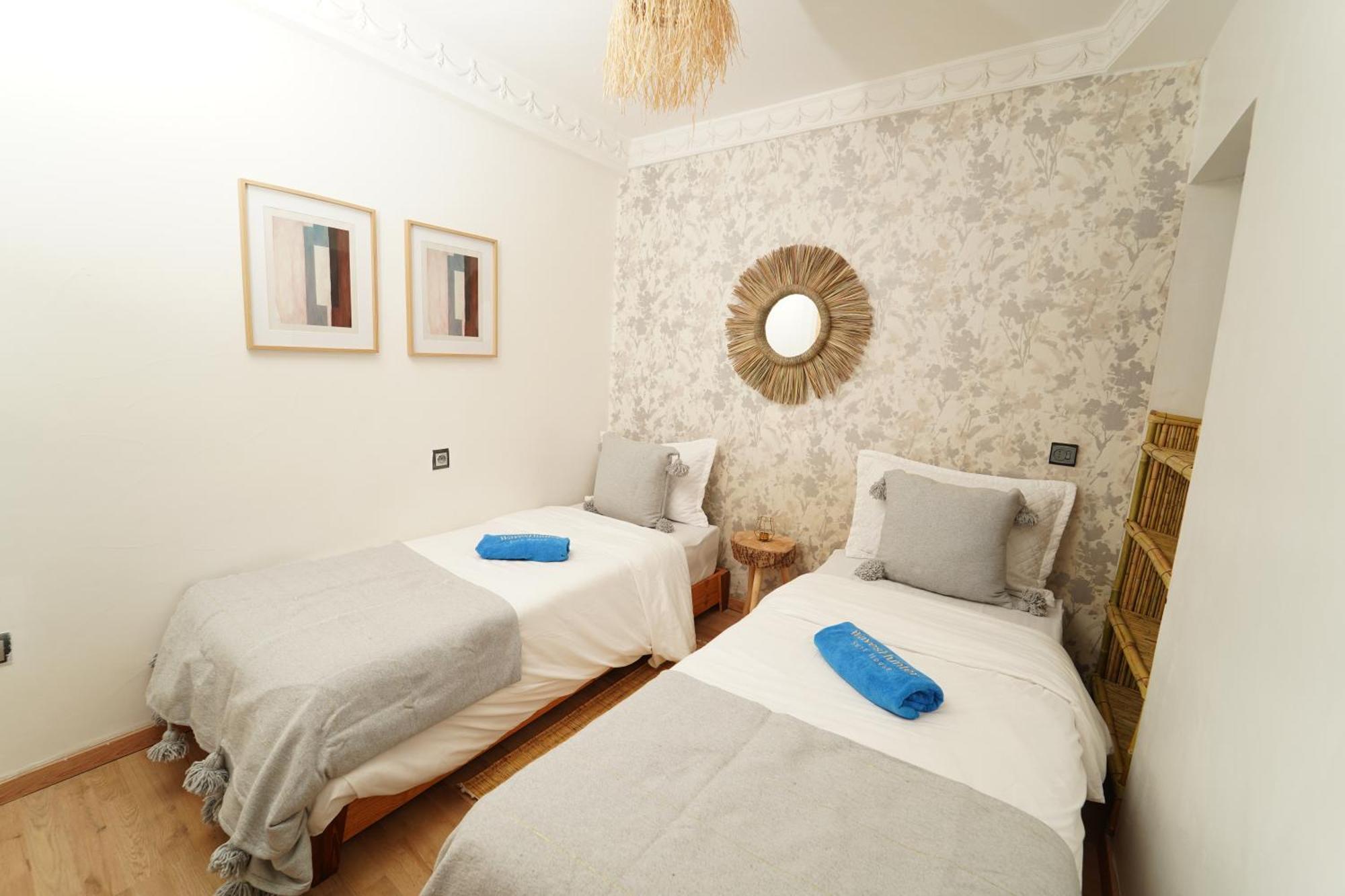 Waves Hunter Surf House Bed and Breakfast Agadir Eksteriør billede