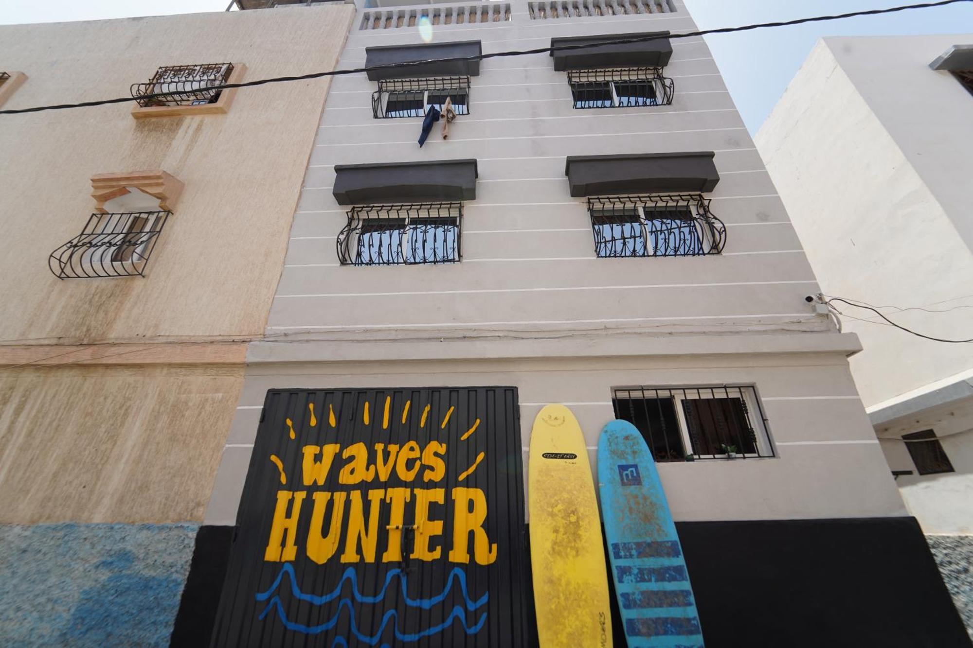 Waves Hunter Surf House Bed and Breakfast Agadir Eksteriør billede