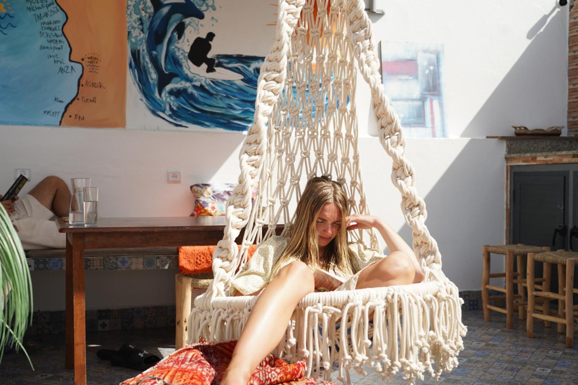 Waves Hunter Surf House Bed and Breakfast Agadir Eksteriør billede