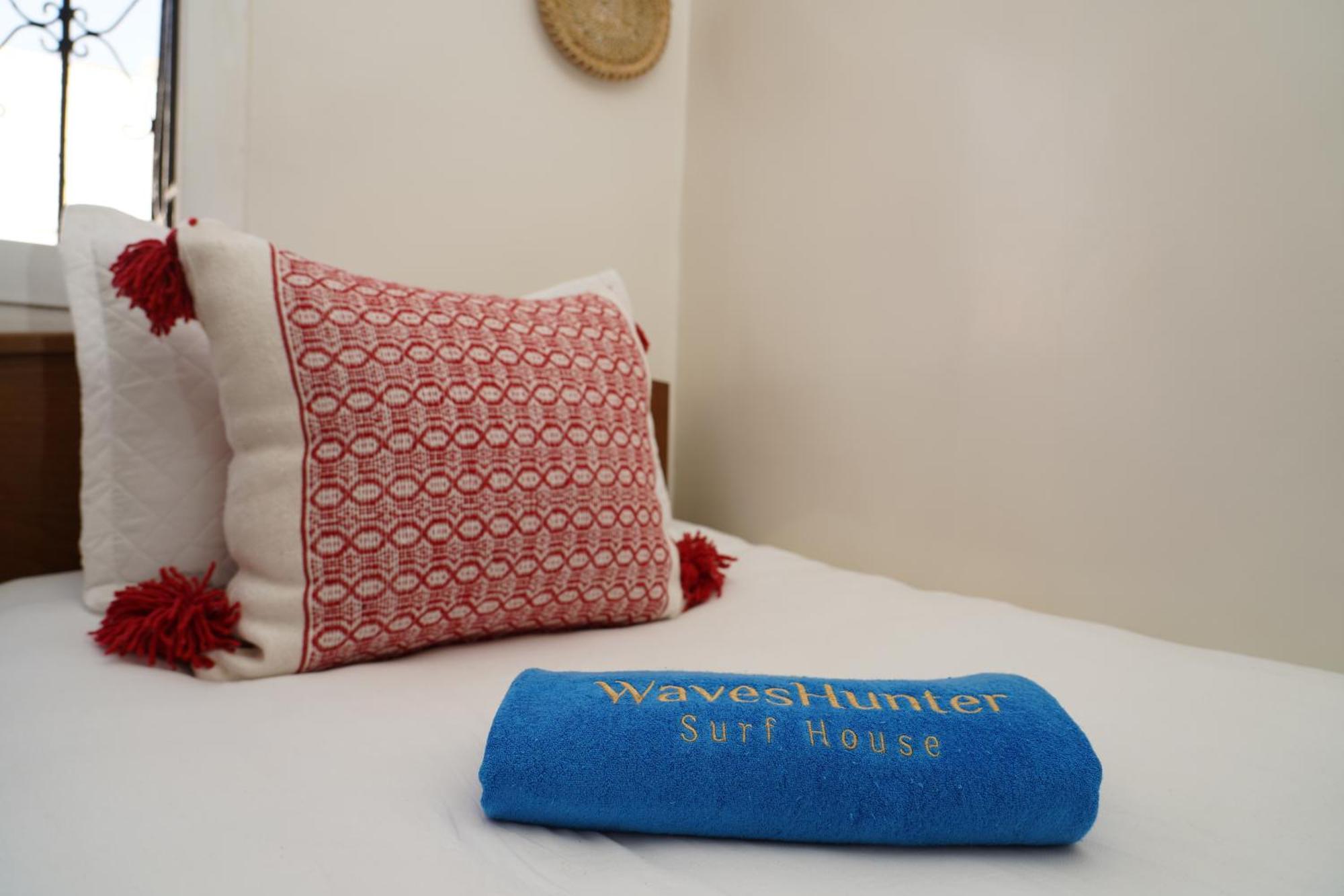 Waves Hunter Surf House Bed and Breakfast Agadir Eksteriør billede