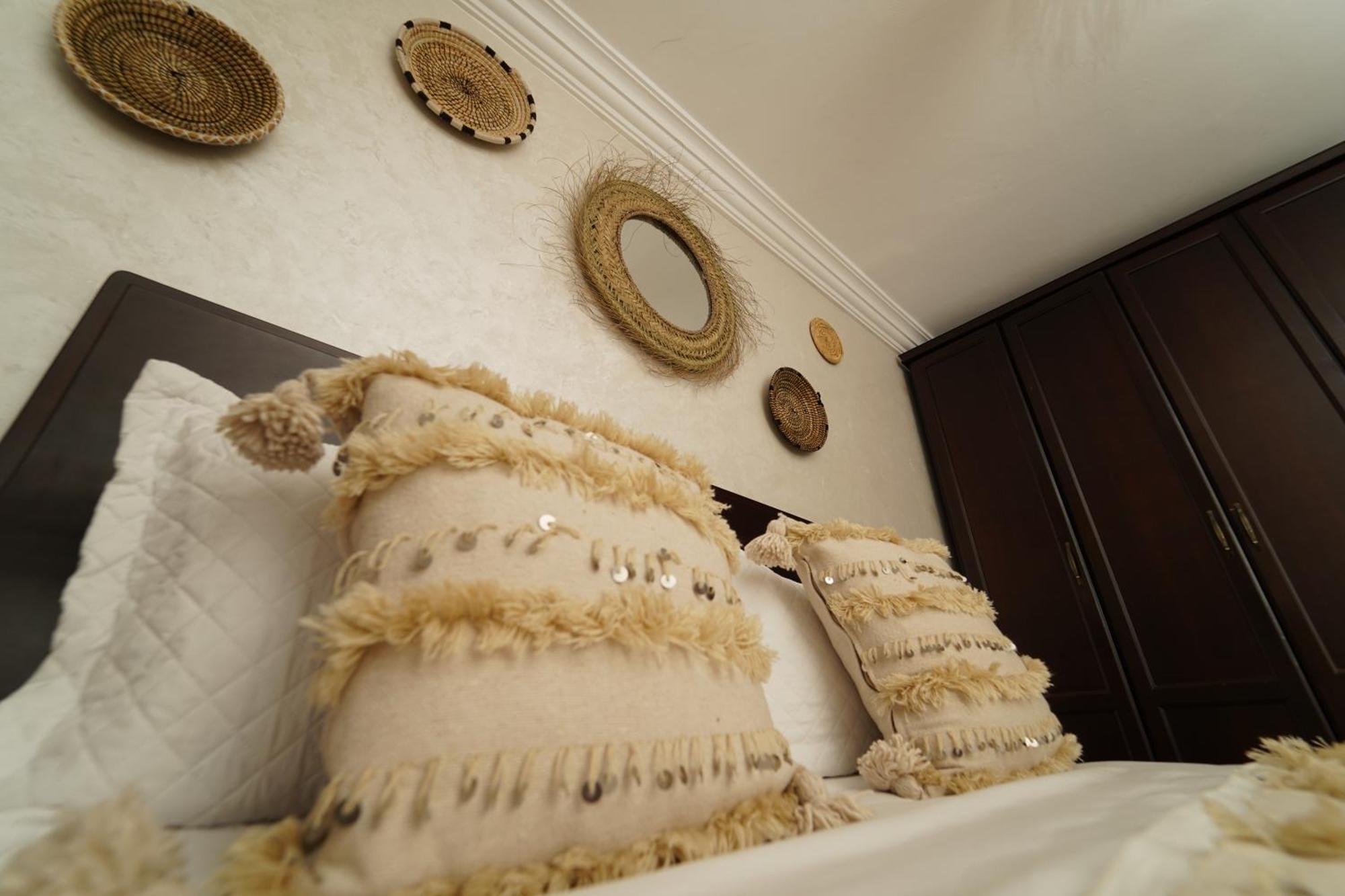 Waves Hunter Surf House Bed and Breakfast Agadir Eksteriør billede