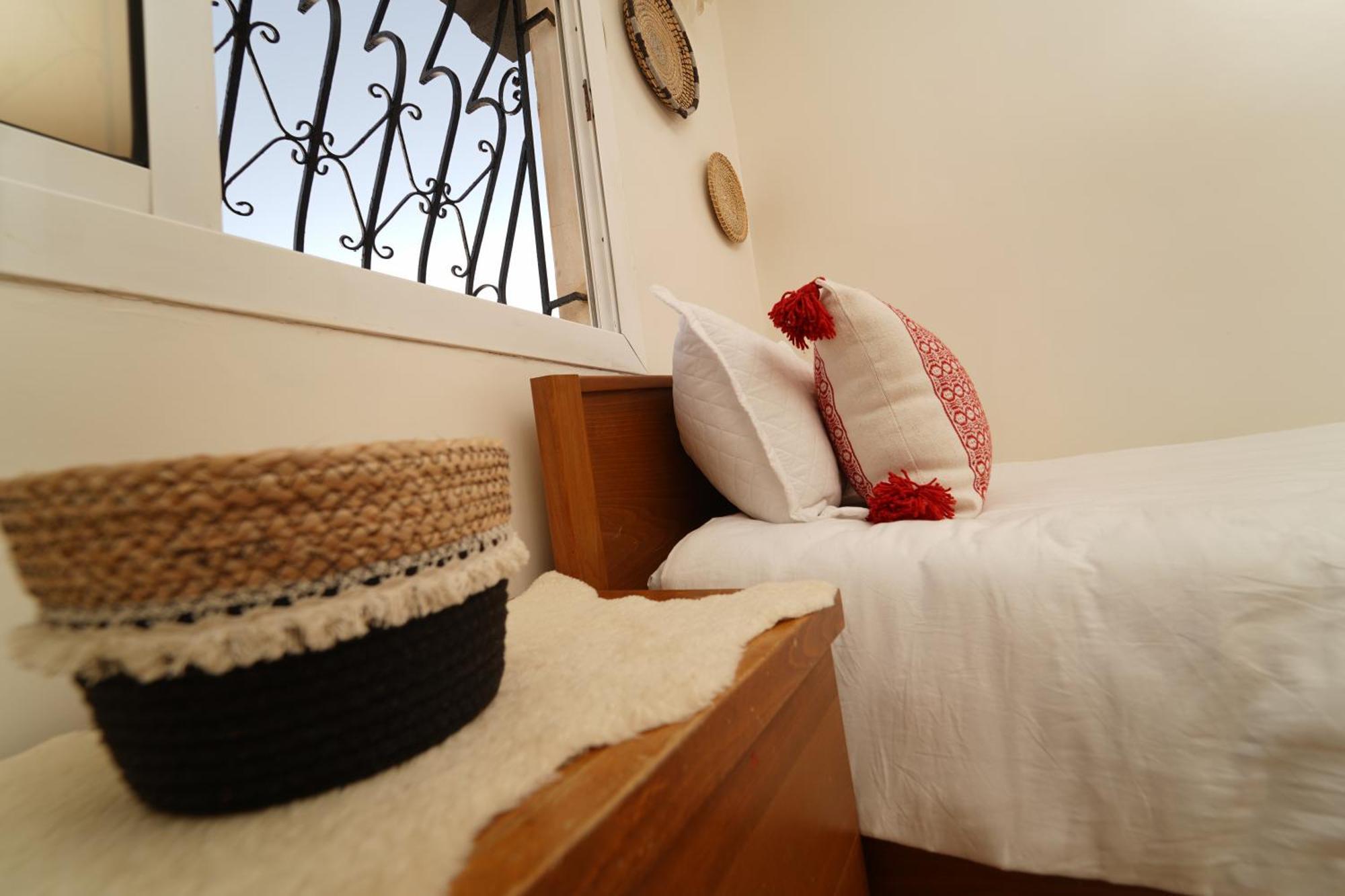 Waves Hunter Surf House Bed and Breakfast Agadir Eksteriør billede
