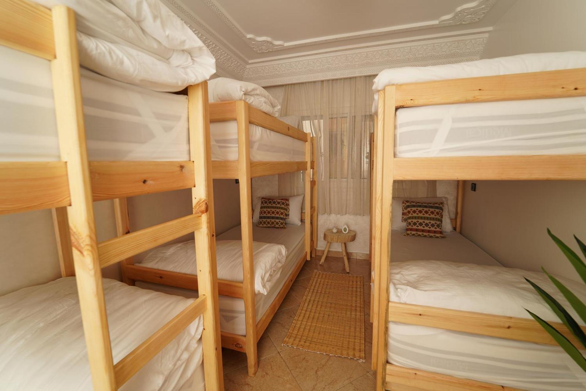 Waves Hunter Surf House Bed and Breakfast Agadir Eksteriør billede