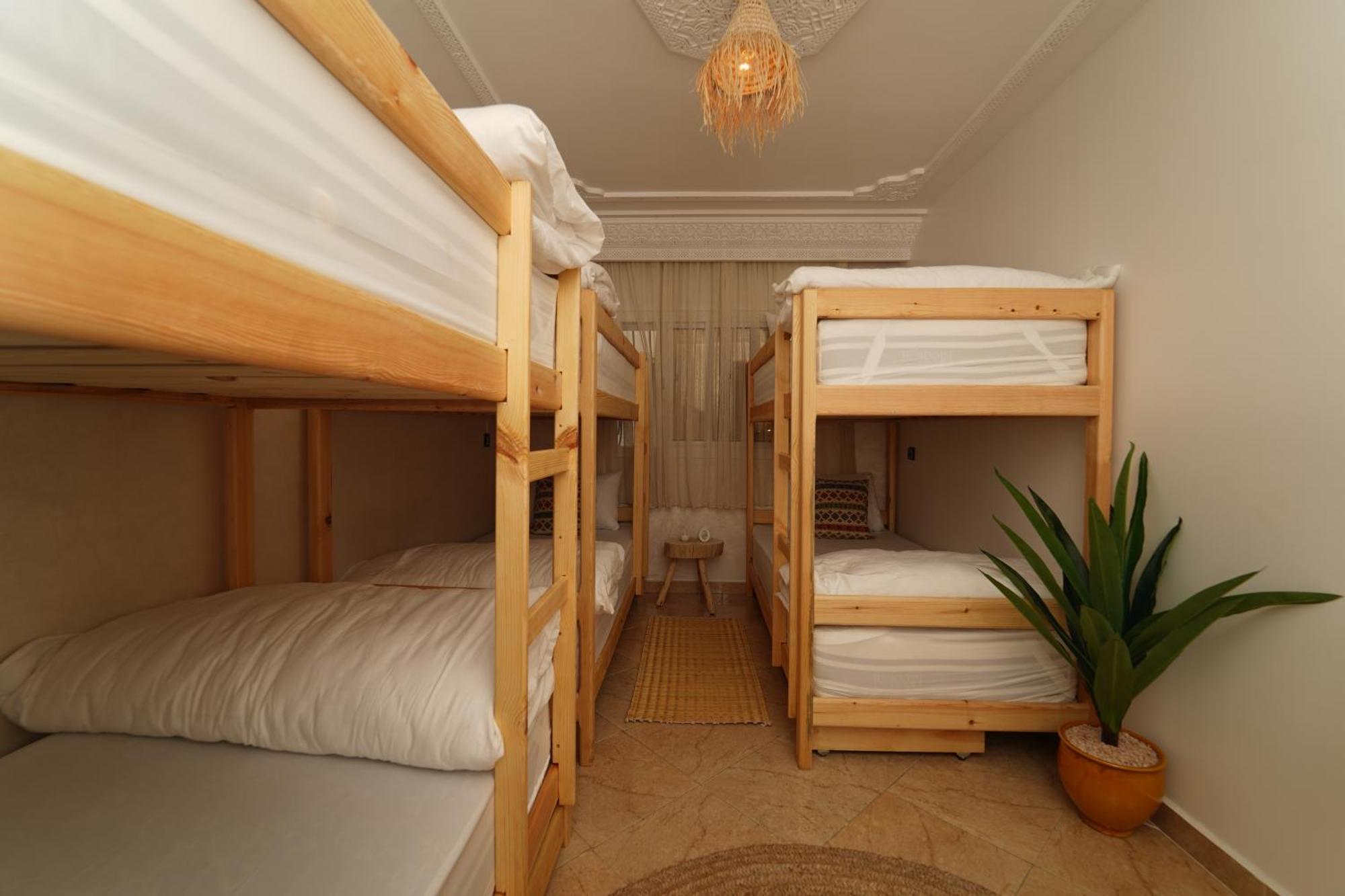 Waves Hunter Surf House Bed and Breakfast Agadir Eksteriør billede