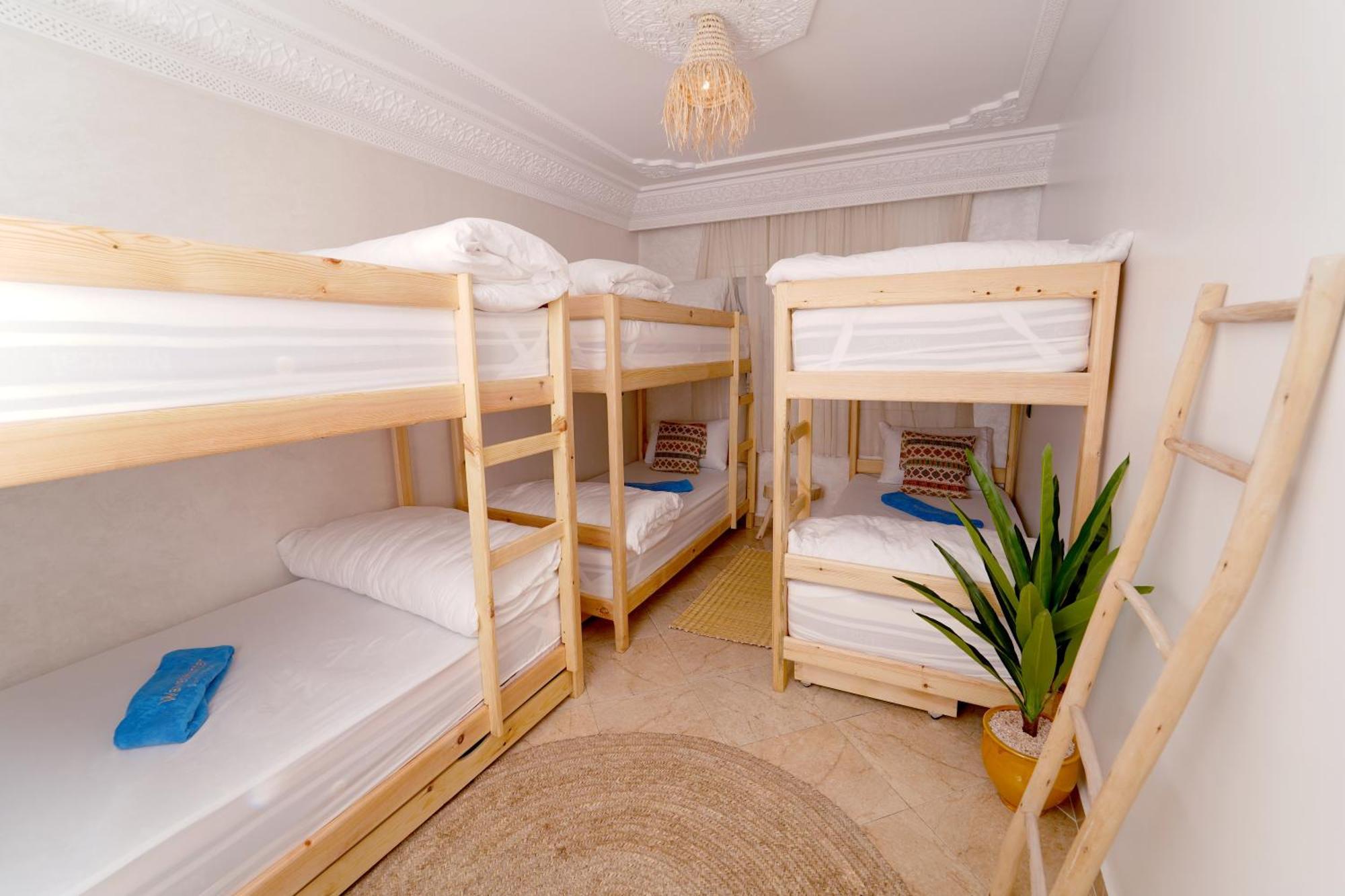 Waves Hunter Surf House Bed and Breakfast Agadir Eksteriør billede