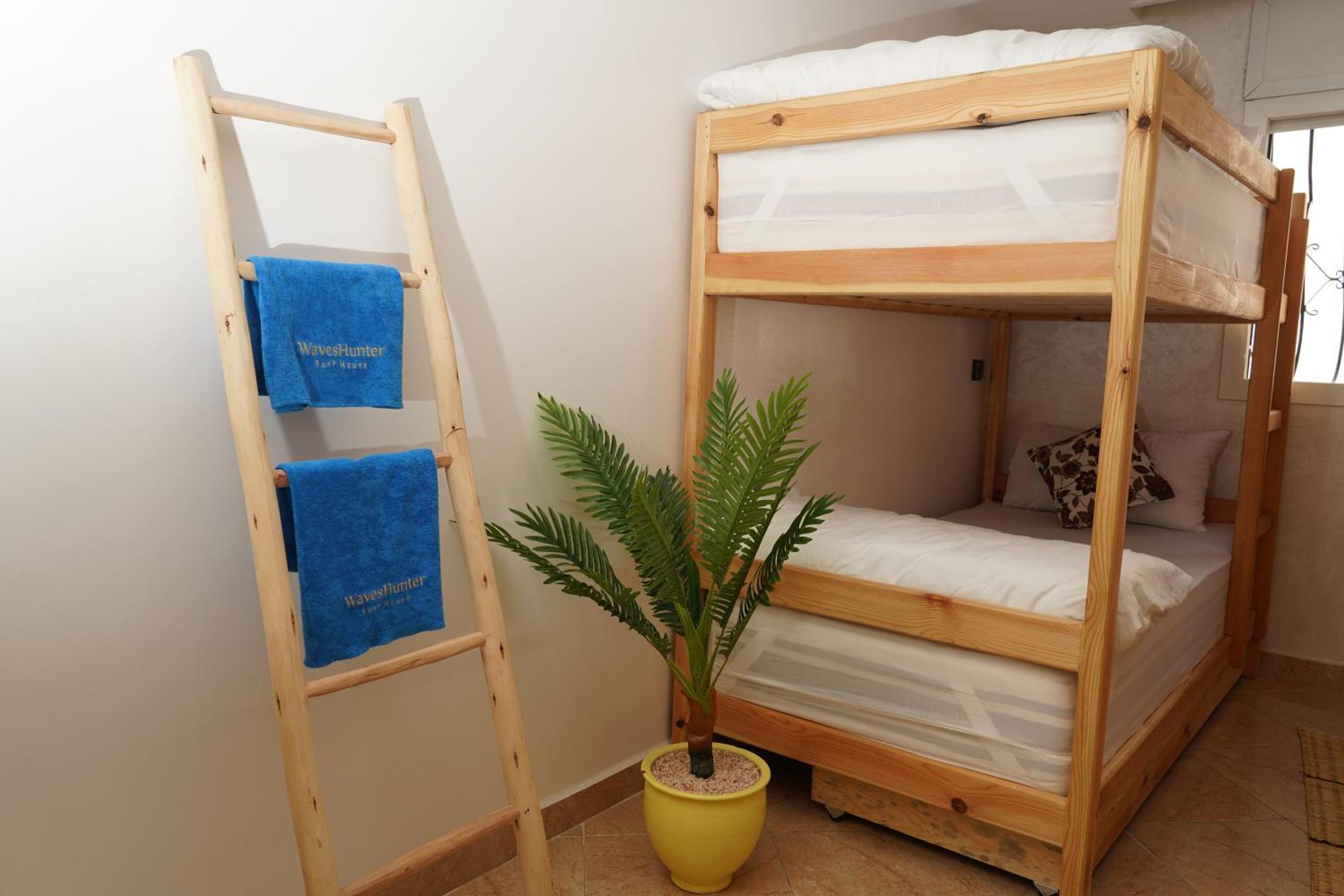 Waves Hunter Surf House Bed and Breakfast Agadir Eksteriør billede